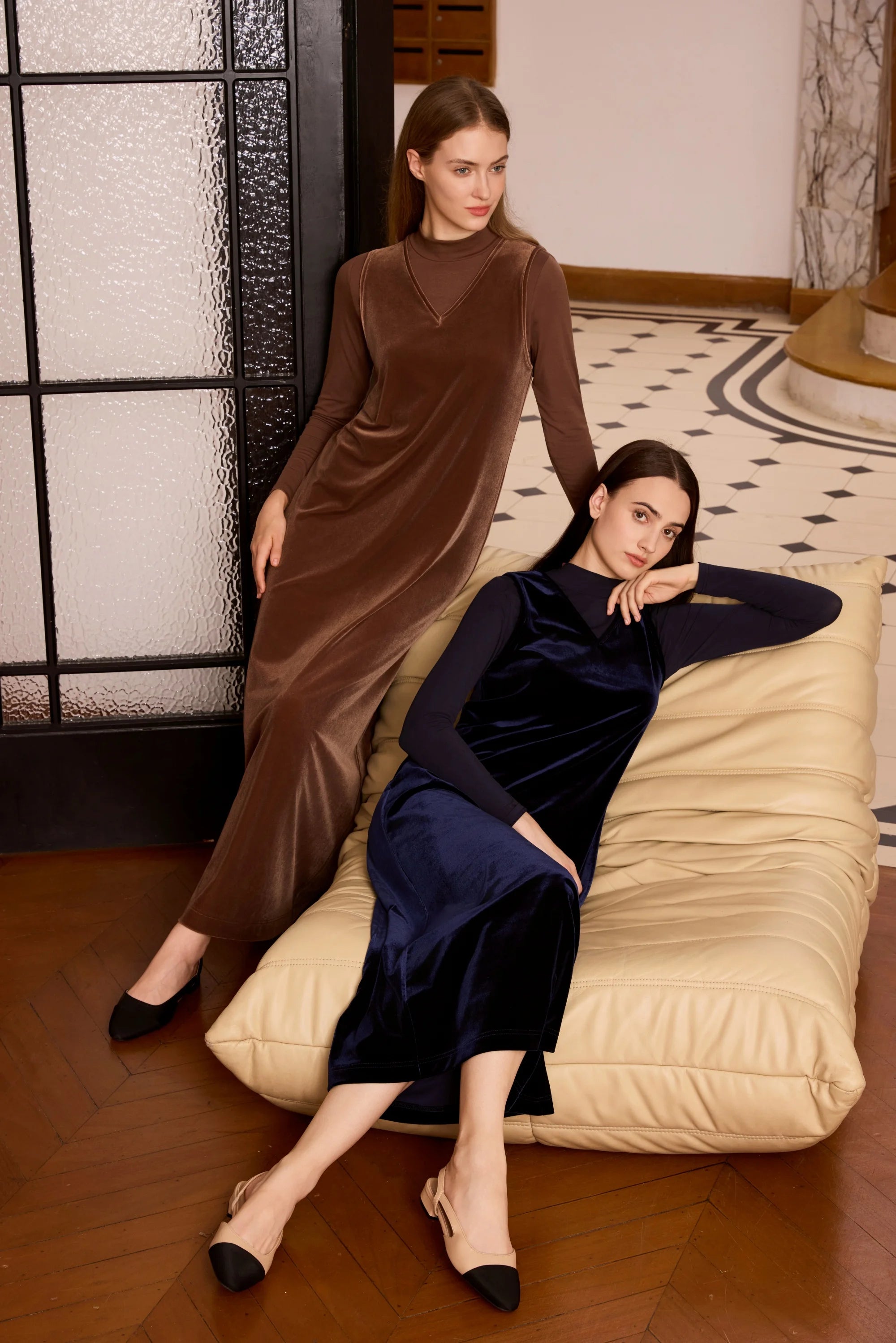 AP Women 2026 Autumn and Winter Modal Mesh Shirt and V Neck Velvet Maxi Dress High Quality